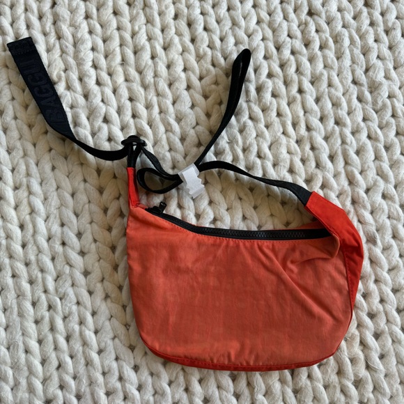 NWT Baggu Deadstock - Small Nylon Crescent Poppy Mix - Picture 3 of 3